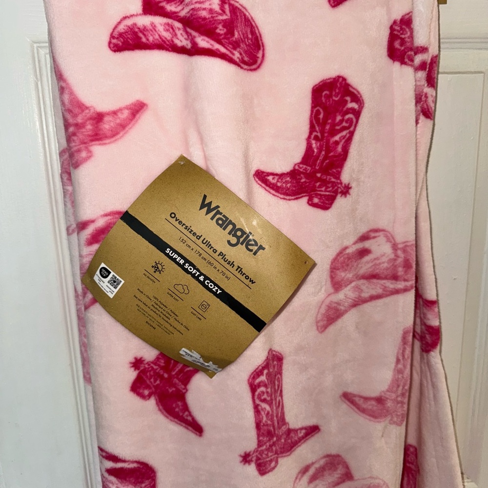 Wrangler Pink Plush Throw with Cowboy Boot Design